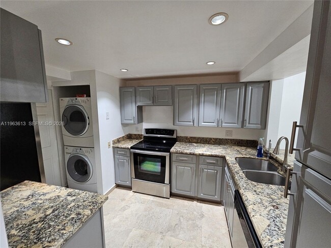 Building Photo - 6575 W Oakland Park Blvd