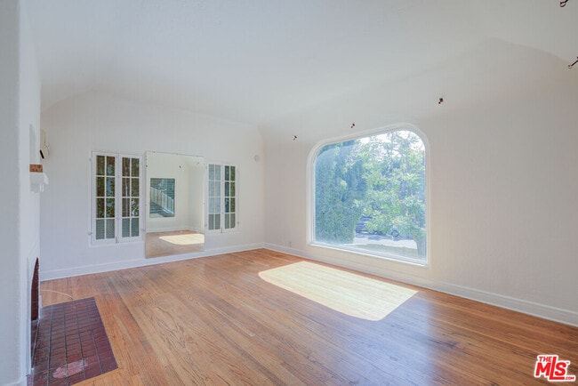 Building Photo - 4427 Finley Ave