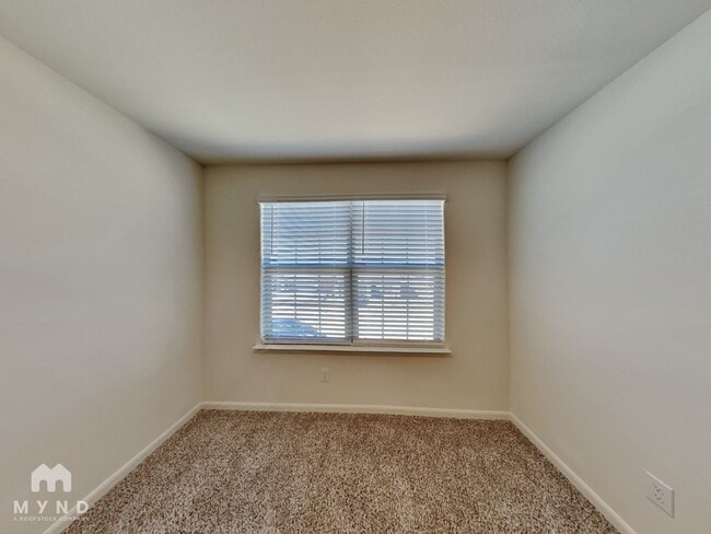 Building Photo - 732 Keeneland Dr