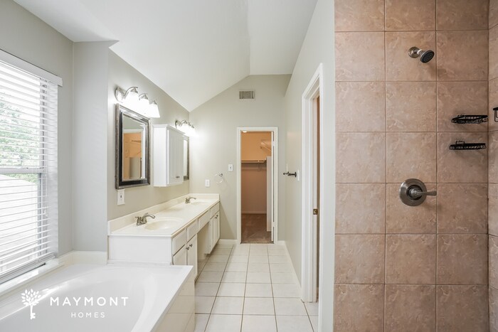 Building Photo - 9330 Rodgers Rd