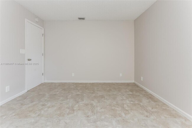 Building Photo - 1332 Waterway Cove Dr
