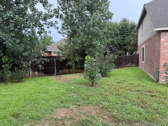 Building Photo - 1105 Augusta Bend Dr