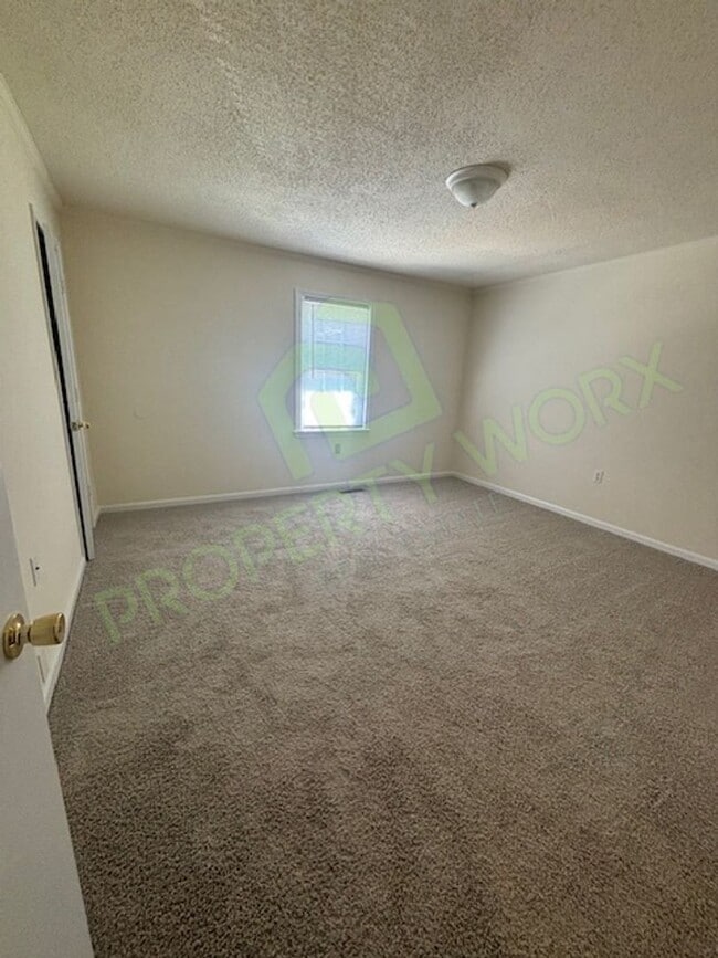 Building Photo - 2 Bedroom, 1.5 Bath Town Home in Sharpsburg, NC