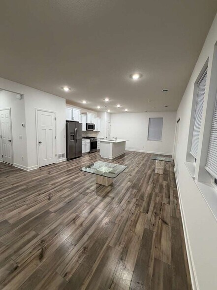 Building Photo - 10604 Heron Ave S