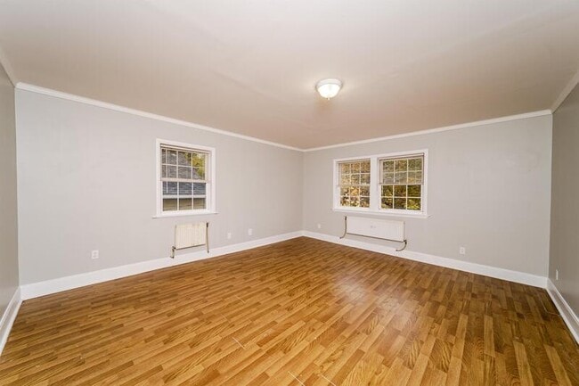 Building Photo - 20 Vandenburgh Ave