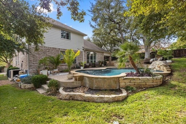Building Photo - 4 Bedroom 3.5 Bath Heights At Stone Oak Subdivision