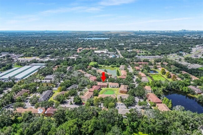 Building Photo - 6928 Hawthorne Trace Ln