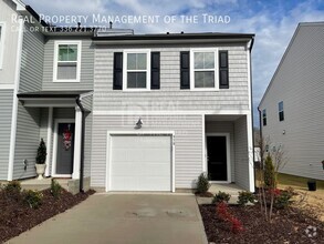 Building Photo - Brand New 3bd/2.5BA END UNIT townhome in F...