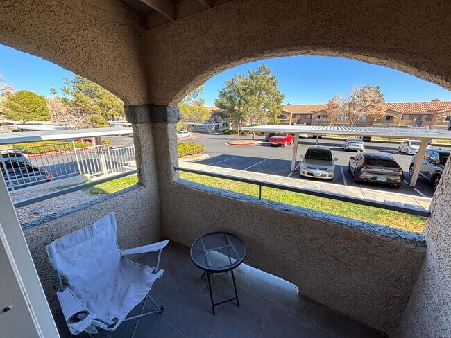 Building Photo - Gorgeous 1Bed/1Bath Fully Furnished 1st Floor Condo located in NW Las Vegas gated Community!