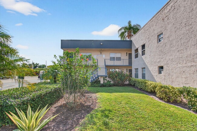 Building Photo - 180 Flanders C