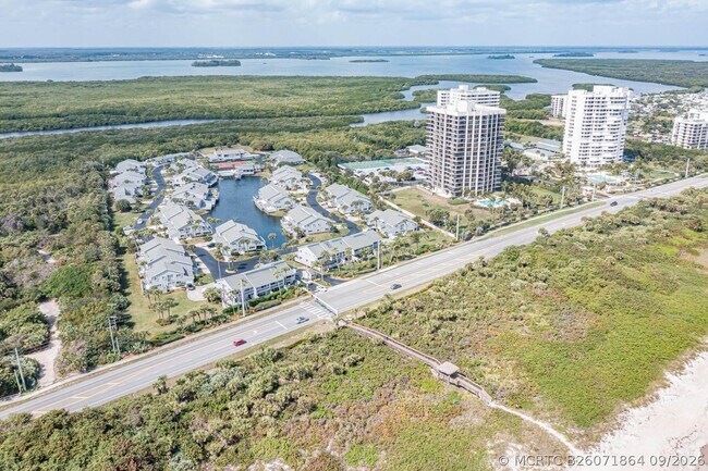 Building Photo - 4949 N Hwy A1A
