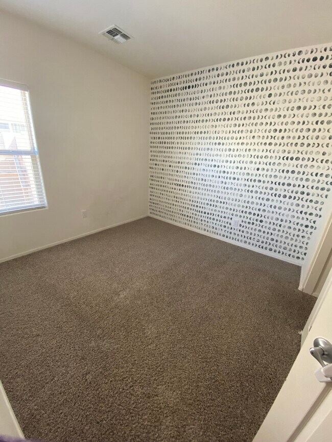 Building Photo - 8990 W Cloudwood Dr