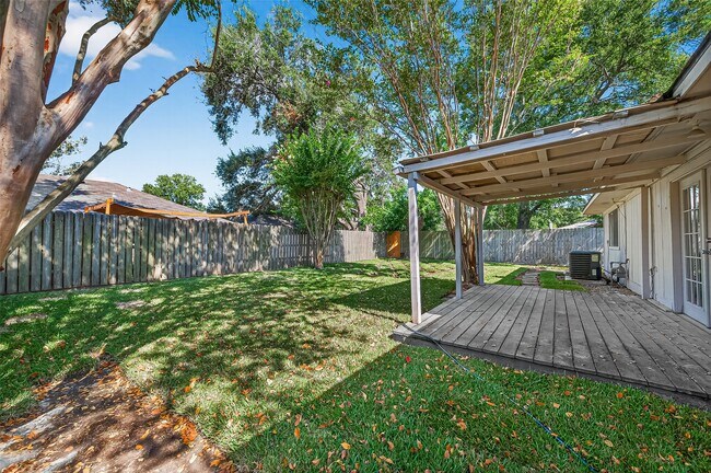 Building Photo - 802 Cascade Creek Dr