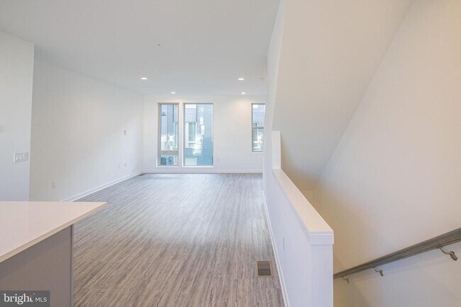 Building Photo - 3013 Evergreen Walk