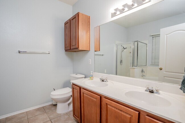 Building Photo - 115 Brazos Ln