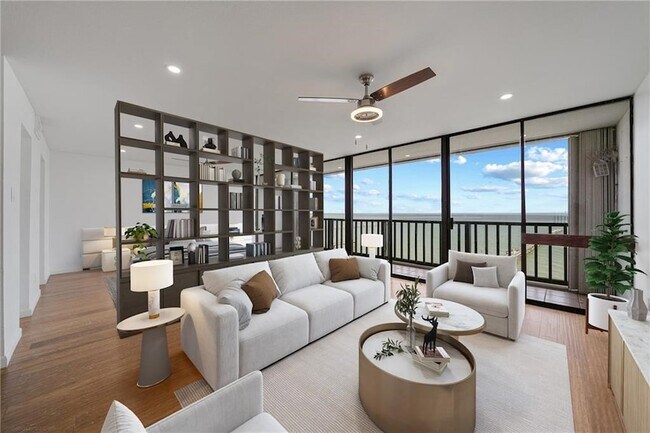 Building Photo - 4334 Ocean Dr