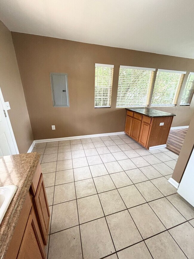 Building Photo - Midtown Duplex near Leon High School