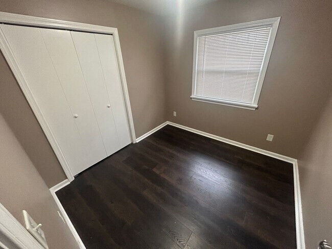 Building Photo - 205 Lesane Ct