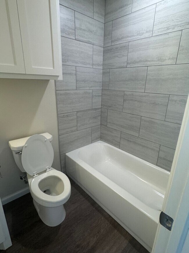 Building Photo - New construction duplex in Newcastle 3 bedroom with game room