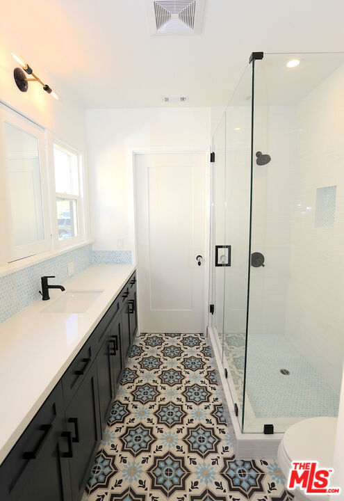 Building Photo - 3835 Hollypark Pl