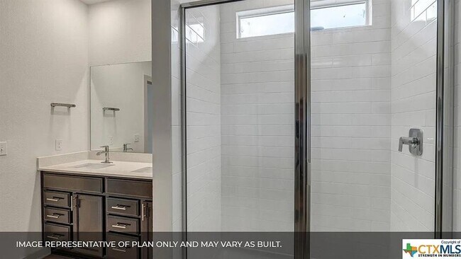 Building Photo - 325 Fairfax Ave