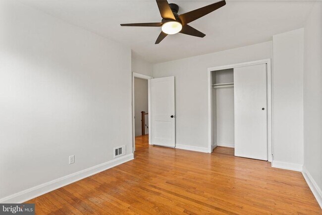 Building Photo - 324 Small Ct