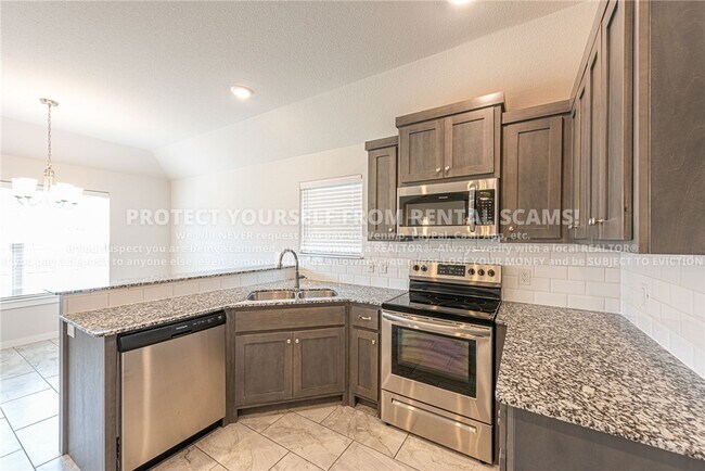 Building Photo - 4375 W Topeka Ave