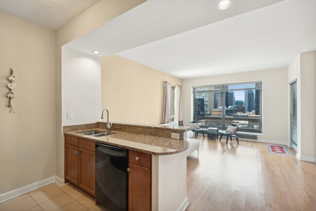 Building Photo - 130 N Garland Ct