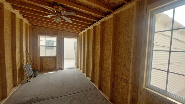 Building Photo - 4 bedroom 2 bathroom home ready now!!!!