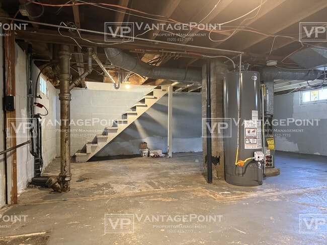 Building Photo - 1473 E Mason St