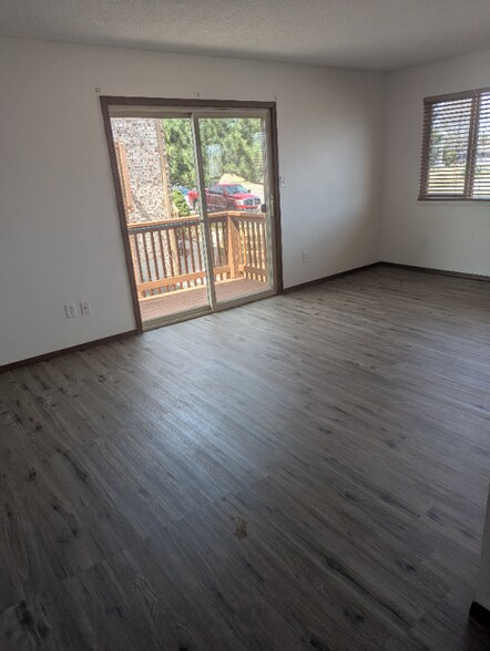 Building Photo - 3229 Frontier St