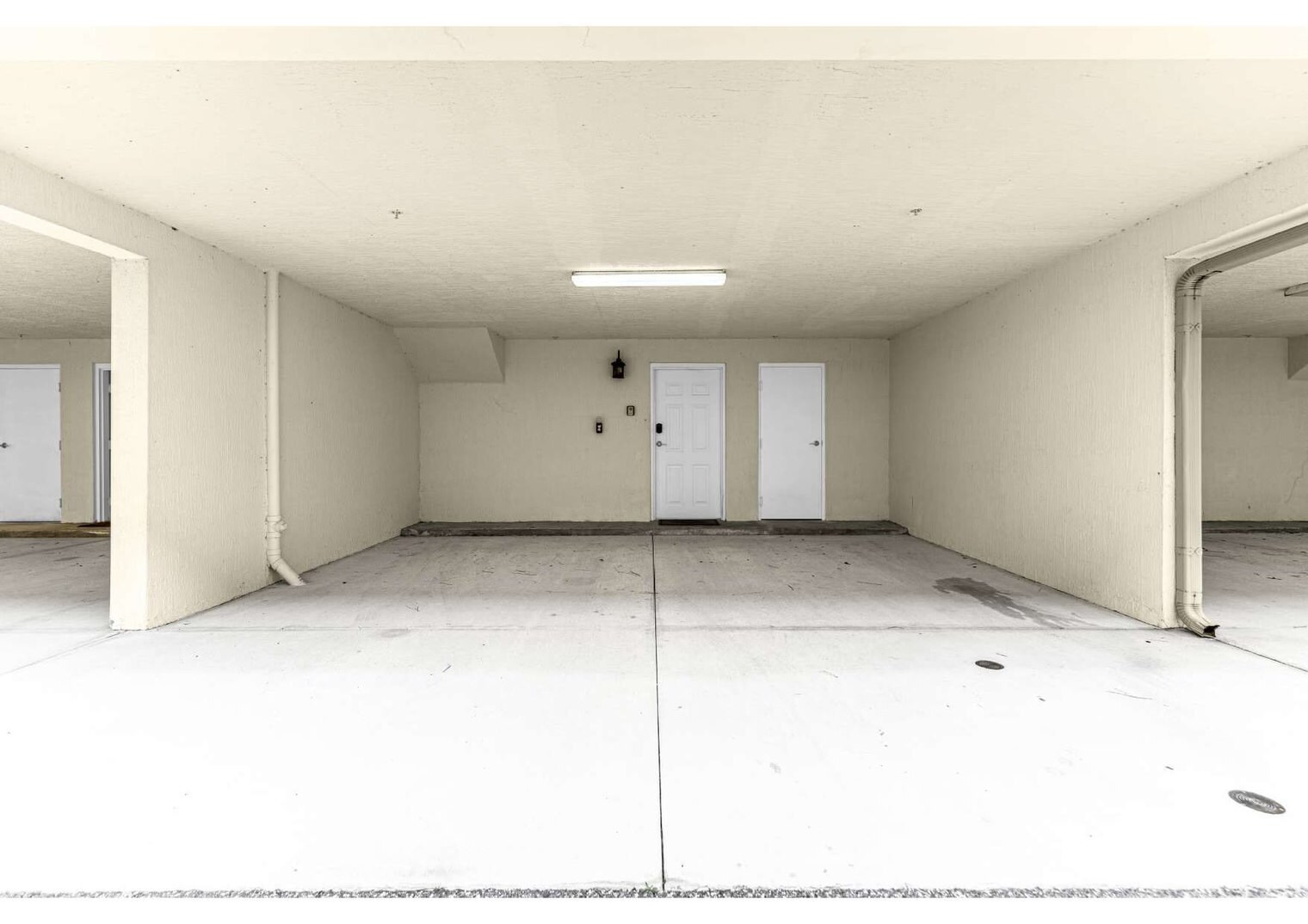 Building Photo - 14545 Damai Ln