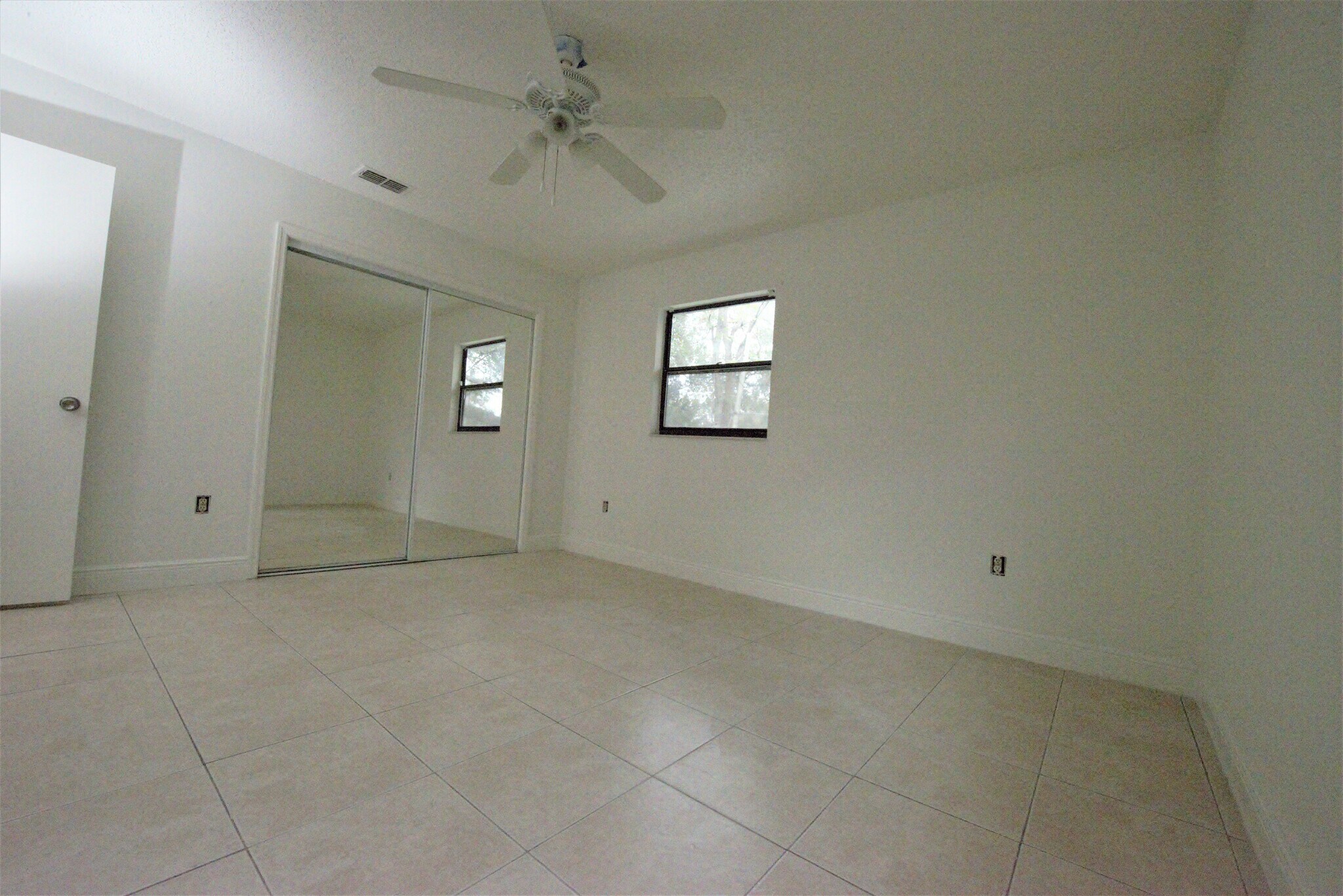 Building Photo - 140 Lime Rd