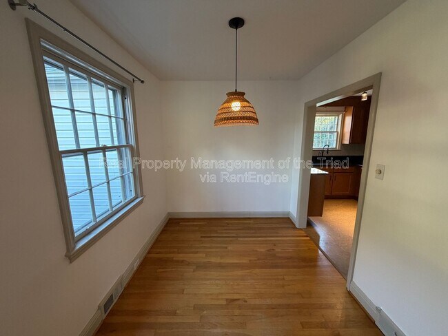 Building Photo - 7530 Shallowford Rd