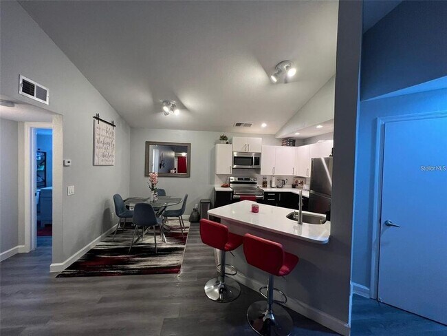 Building Photo - 4518 Commander Dr