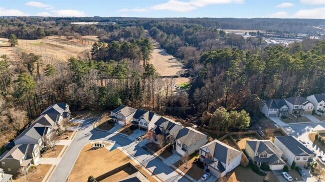 Building Photo - 2430 Fair Oaks Way