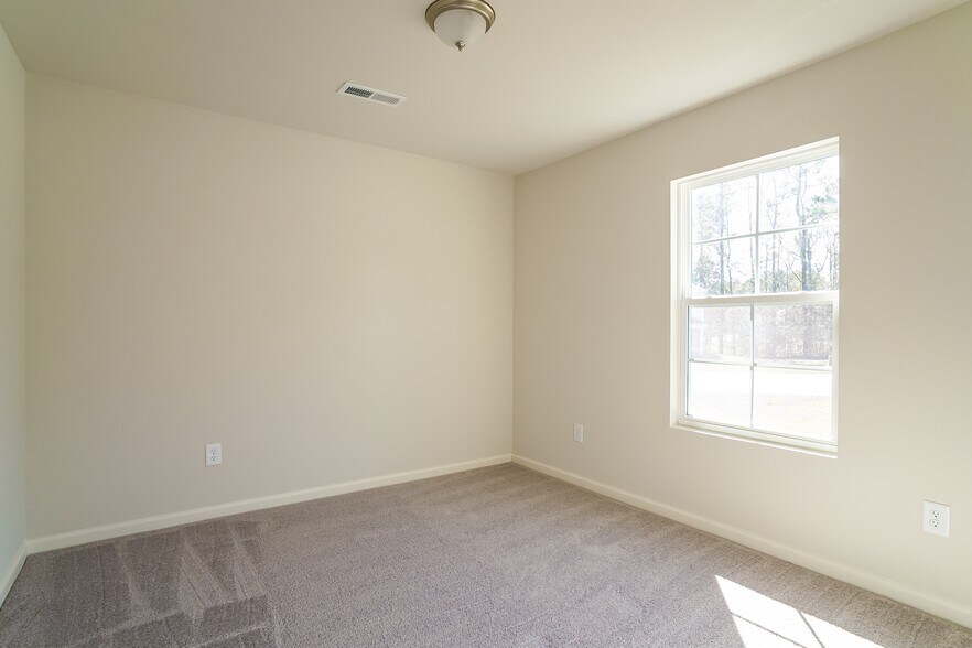 Building Photo - 694 Hadley Ct SE