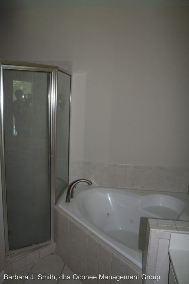 Building Photo - 2 br, 2.5 bath House - 181-G Farriers Lane