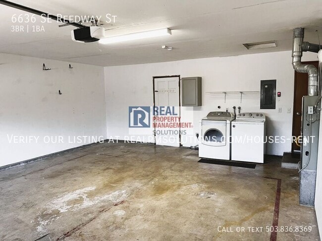 Building Photo - 6636 SE Reedway St