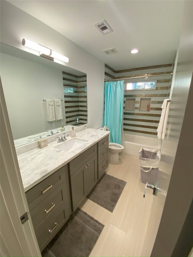 Building Photo - 1617 Bigelow St