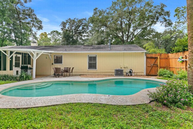 Building Photo - 1844 NW 42nd Ave