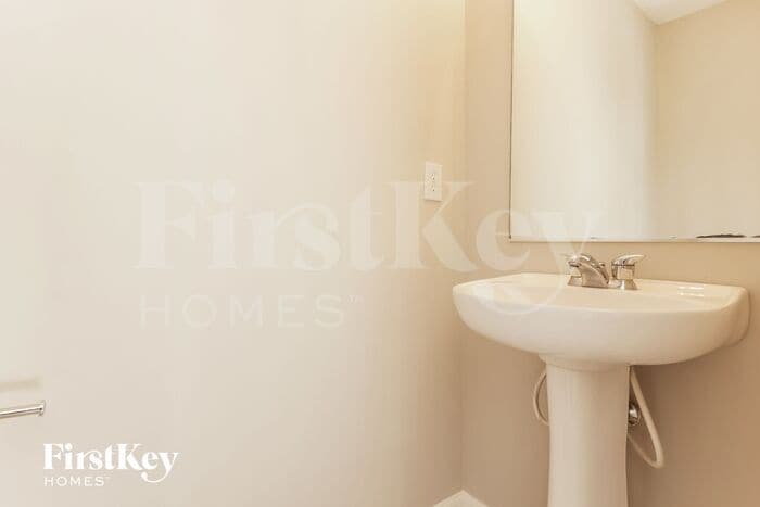 Building Photo - 110 Larkspur Dr
