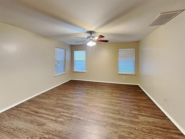 Building Photo - 3510 Avalon Castle Dr