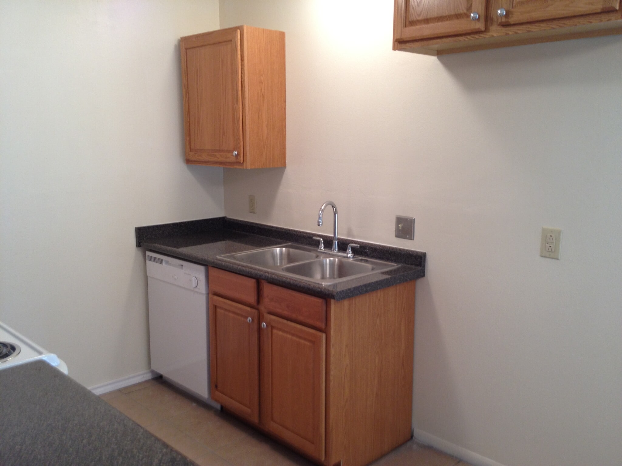 Building Photo - 112 Gatewood Ln