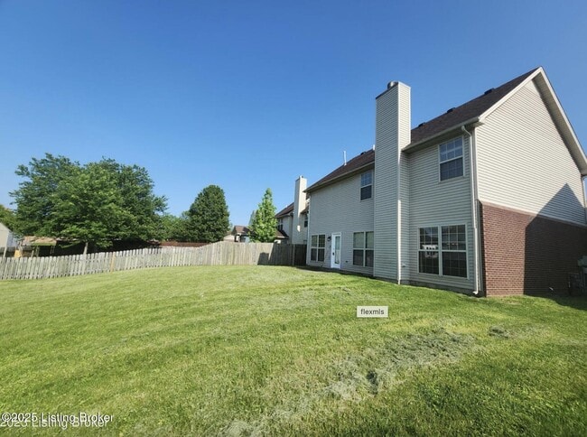 Building Photo - 7223 Meadow Ridge Dr
