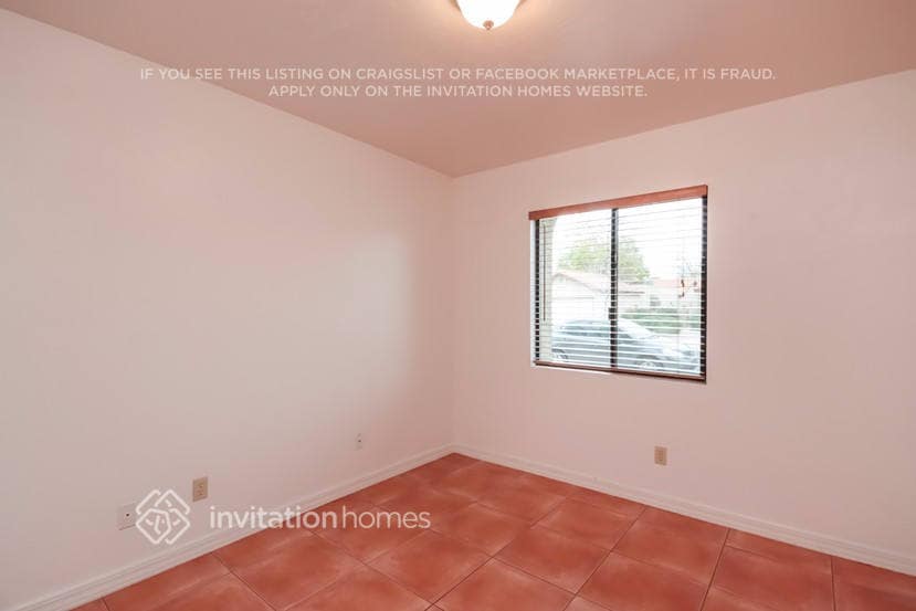 Building Photo - 2234 E Florian Ave