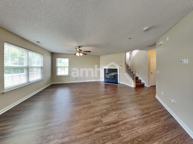 Building Photo - 1006 Fort Clapsop Ct