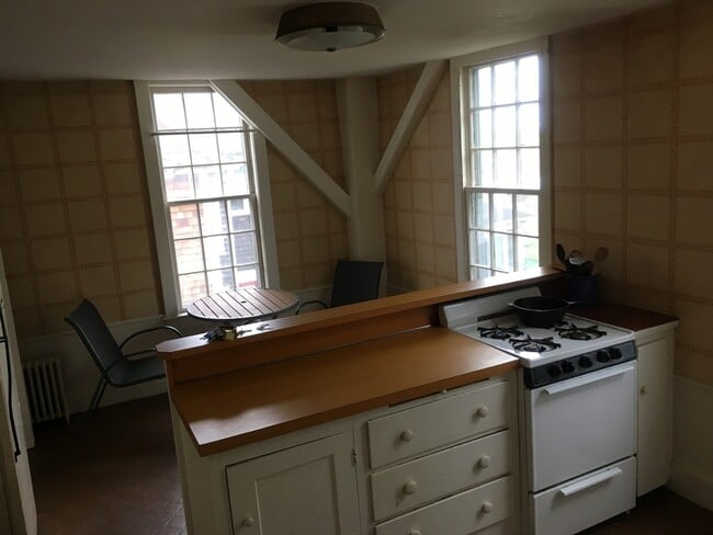 Building Photo - 21 Leyden St