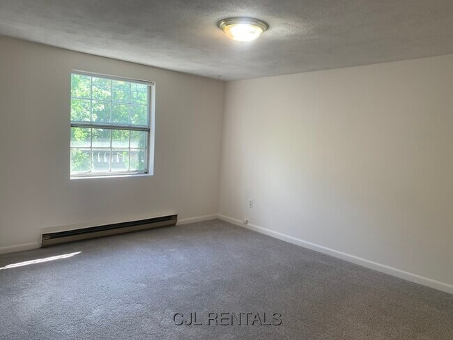 Building Photo - 1 Viking Ct