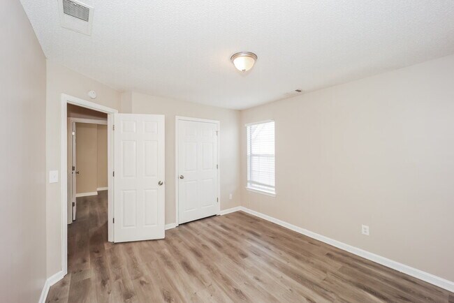 Building Photo - 3661 Colonnade Ct